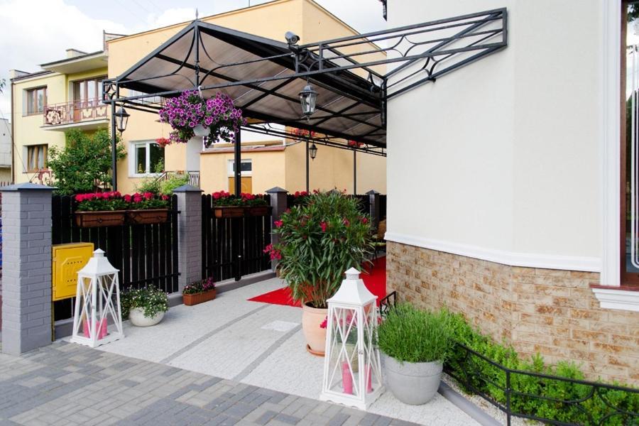 Pokoje De Luxe Figaro Płock Exterior foto